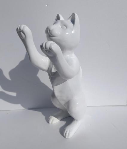 sculpture chat debout blanc