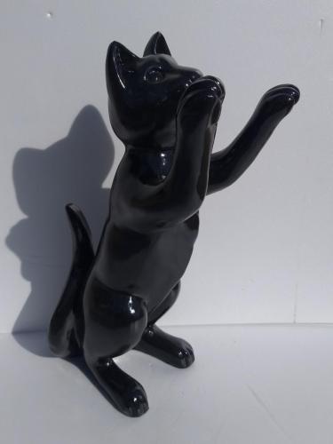 sculpture chat debout noir